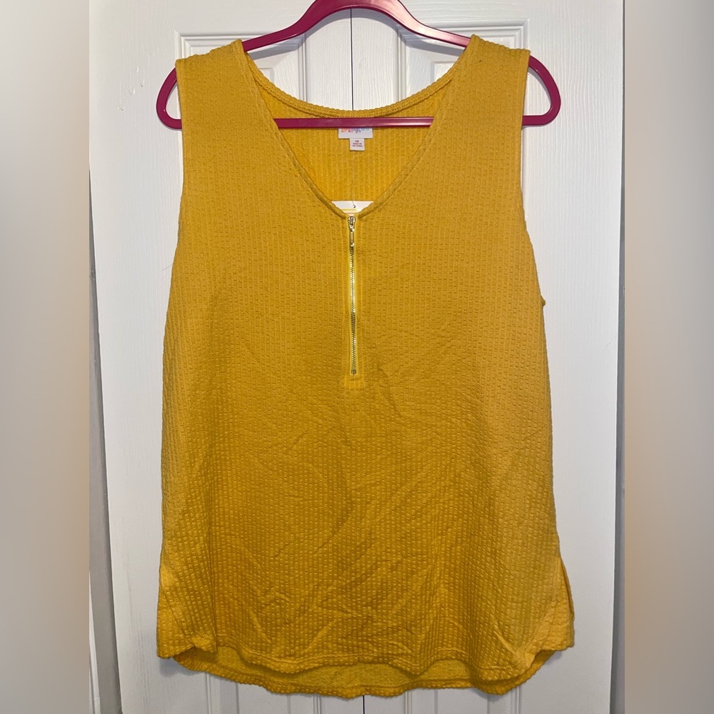LuLaRoe Rachael-Size Medium